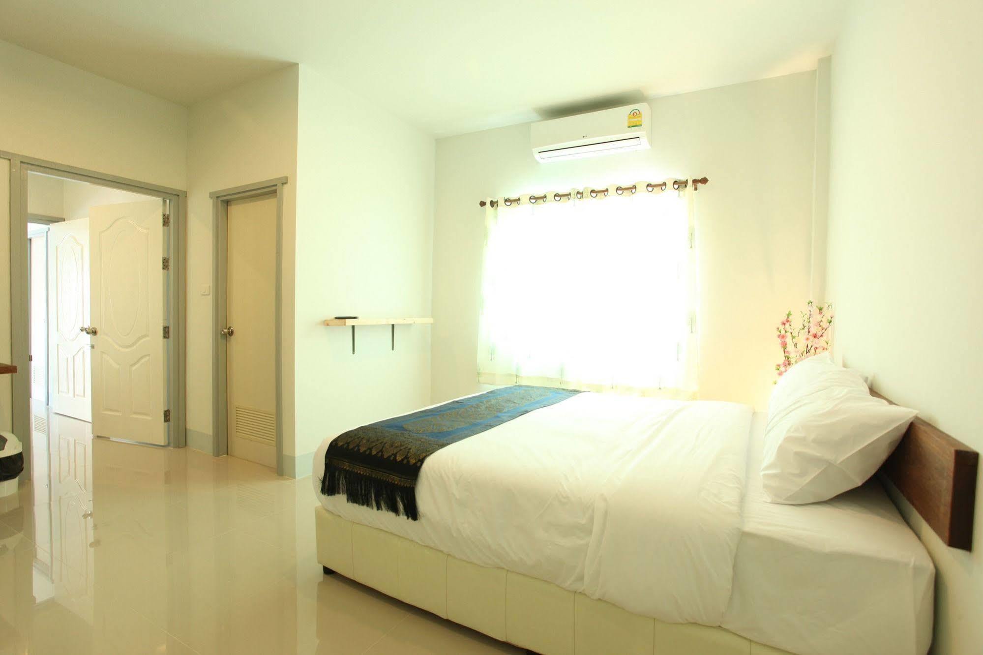 Hotel Rinlada House Chiang Rai Exterior foto